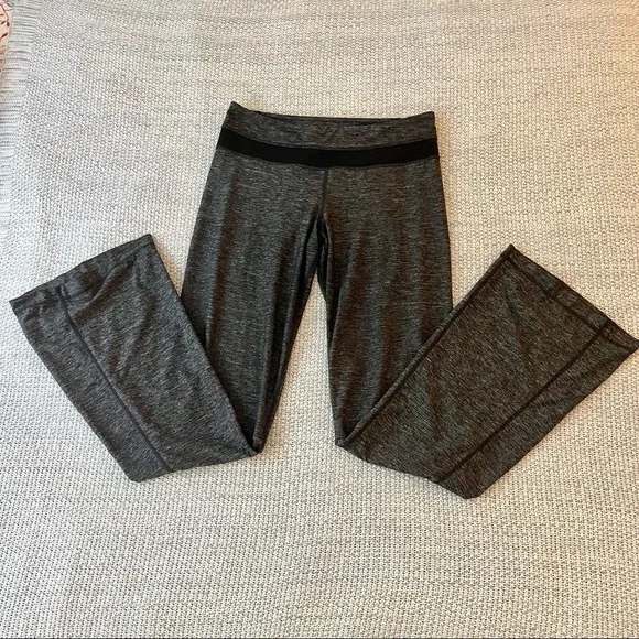 Lululemon OG Groove Pant in Heathered Black - Picture 2 of 5